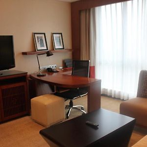 Deluxe King Room Smoking
